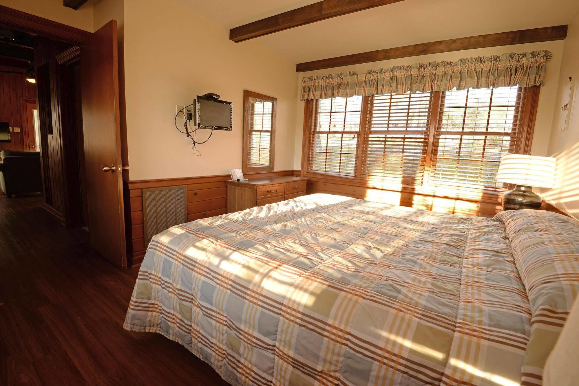 Lake Cumberland State Resort Park Jamestown エクステリア 写真
