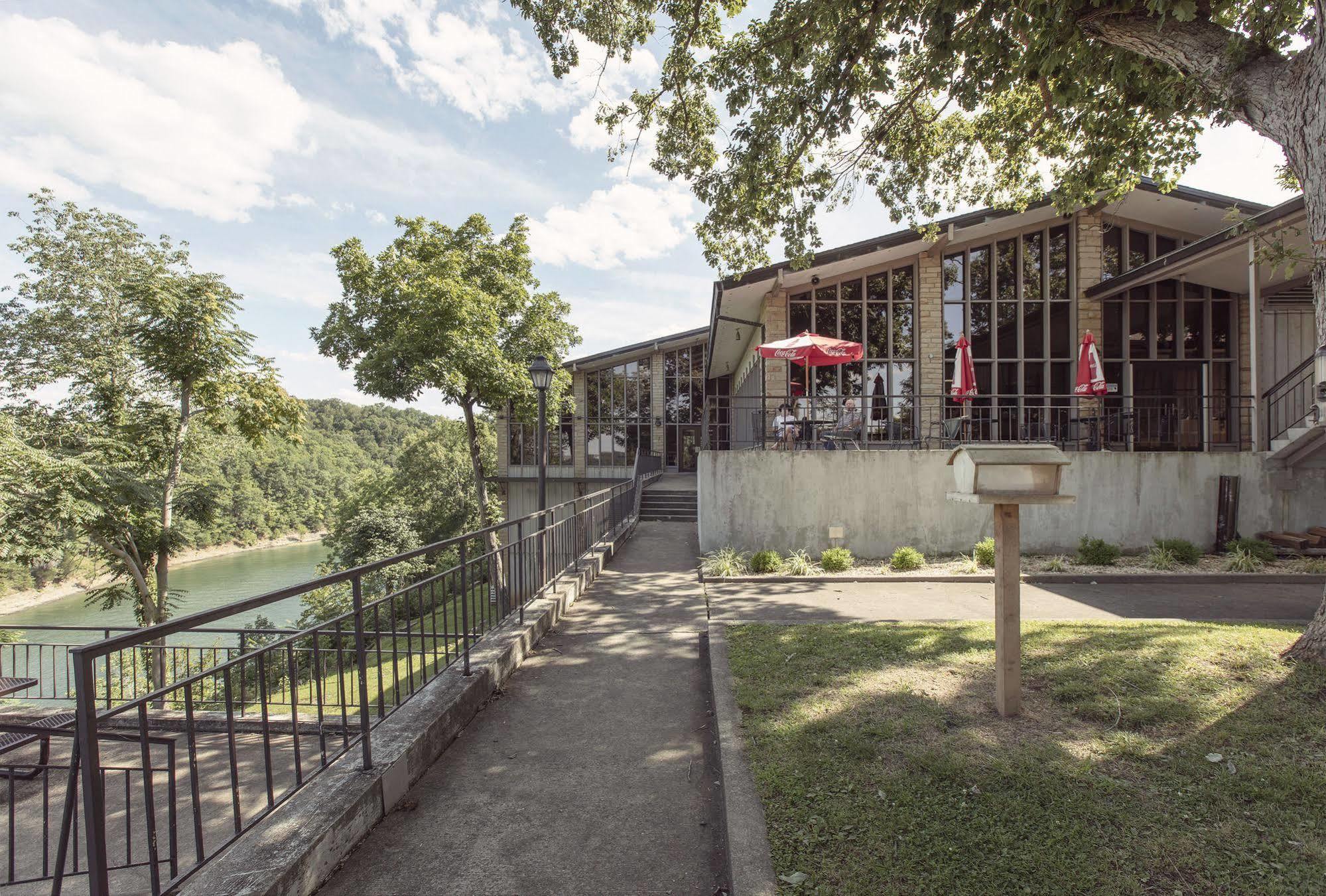 Lake Cumberland State Resort Park Jamestown エクステリア 写真