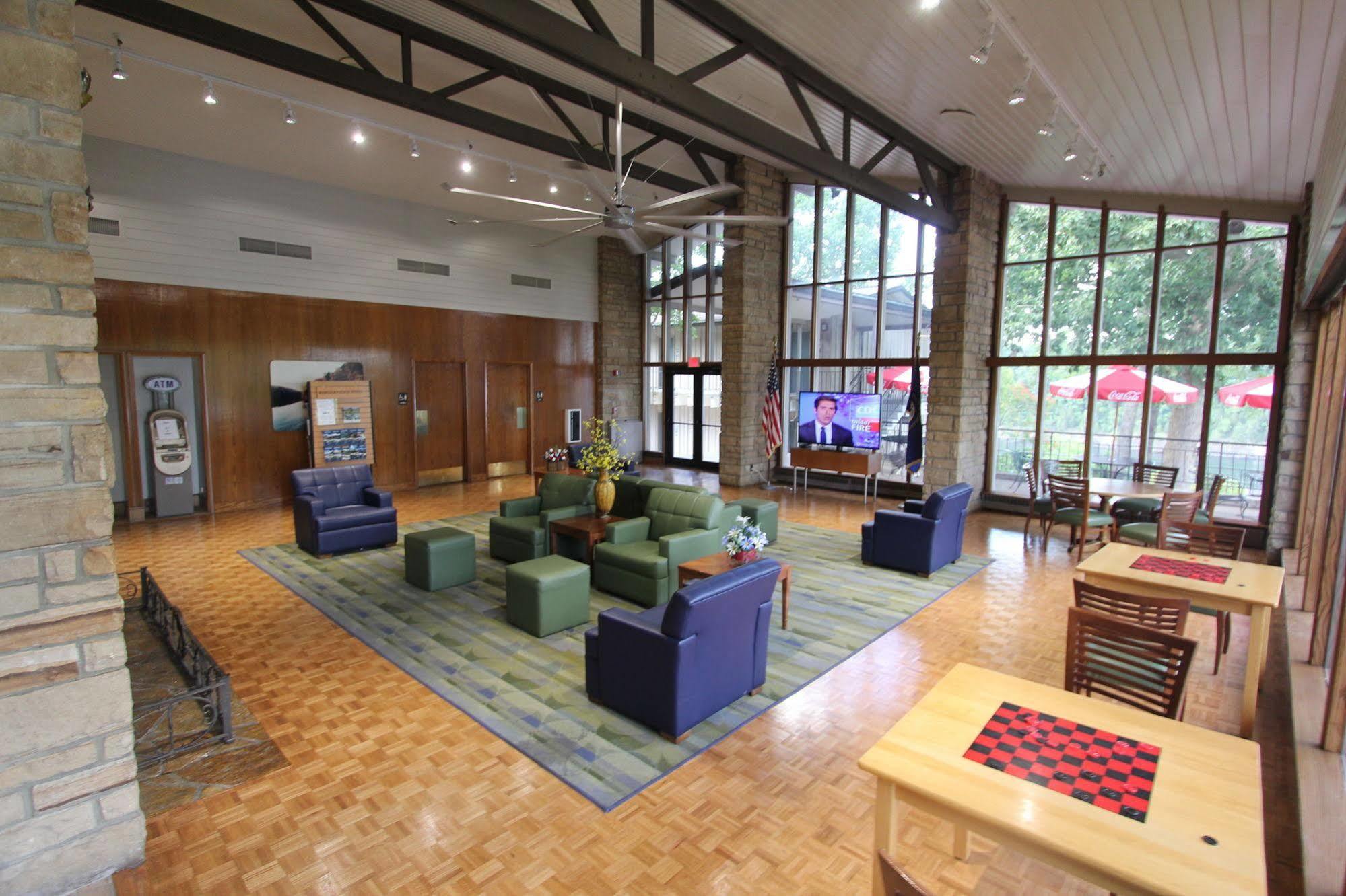 Lake Cumberland State Resort Park Jamestown エクステリア 写真
