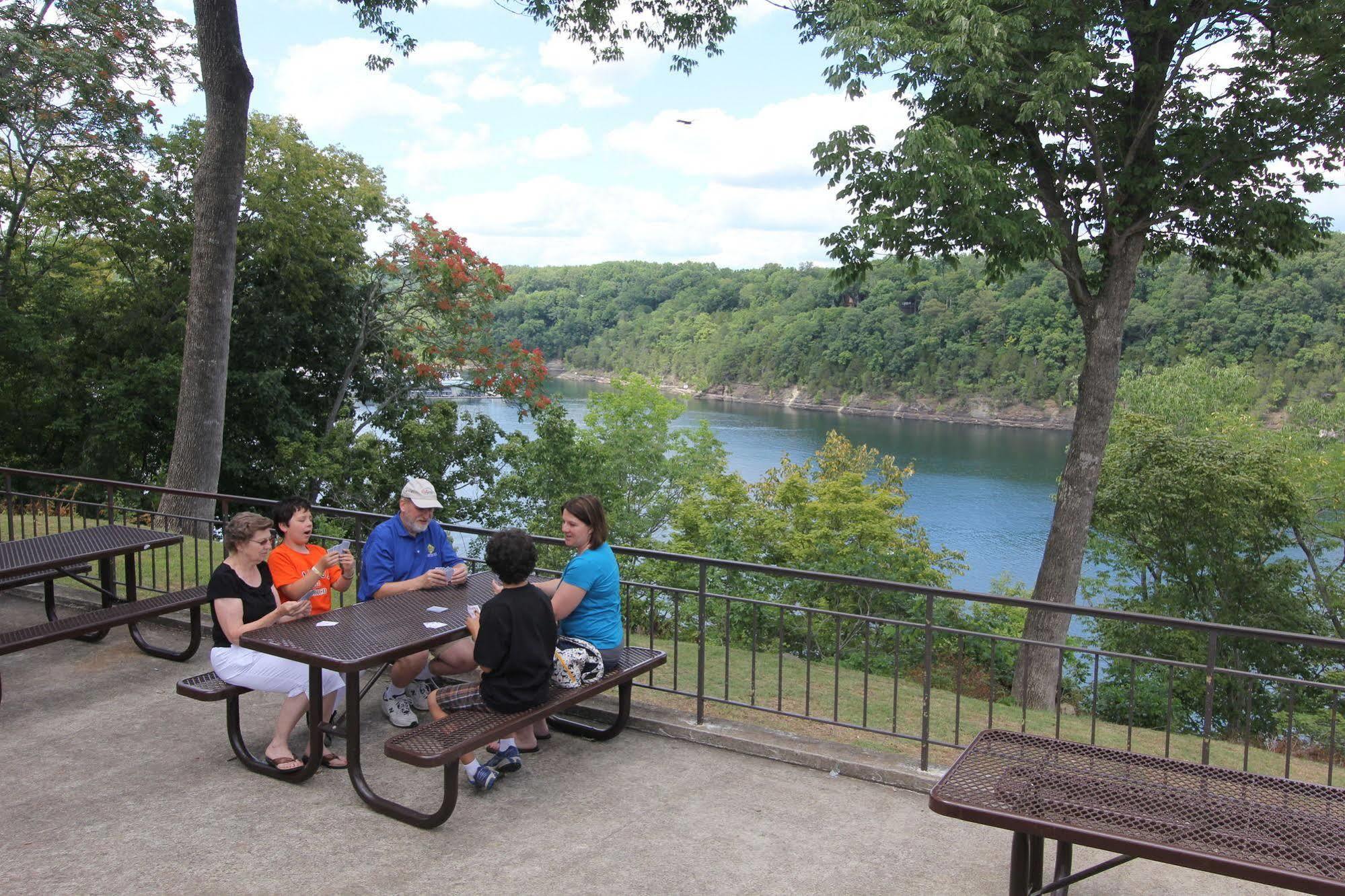 Lake Cumberland State Resort Park Jamestown エクステリア 写真